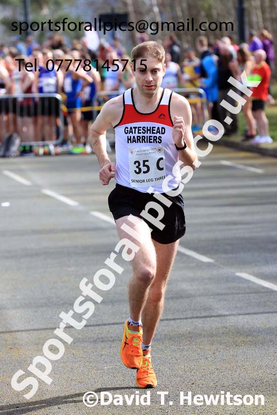 Senior mens 2024 Elswick Harriers Good Friday Relays, Newburn, Newcastle Upon Tyne  Photo: David T. Hewitson/Sports for All Pics